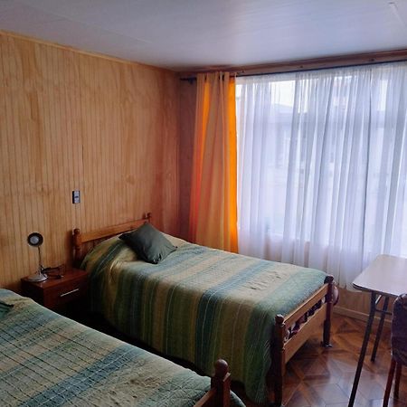 Hostal Y Residencial El Mundial Puerto Natales Esterno foto