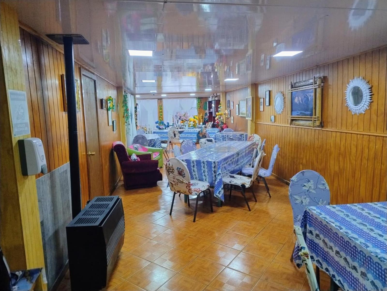 Hostal Y Residencial El Mundial Puerto Natales Esterno foto