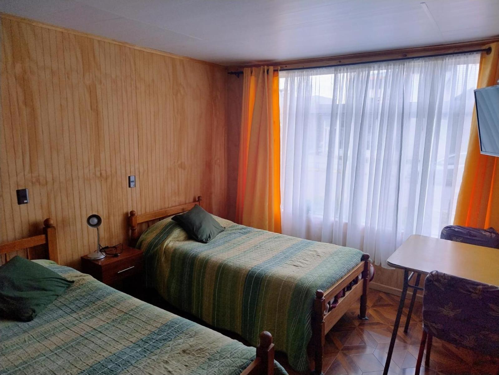 Hostal Y Residencial El Mundial Puerto Natales Esterno foto